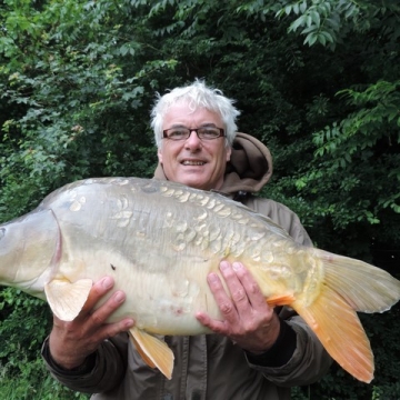 Carp (29lbs 0oz ) caught by Ray Green at  France.