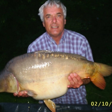 Carp (38lbs 0oz ) caught by Ray Green at  France.