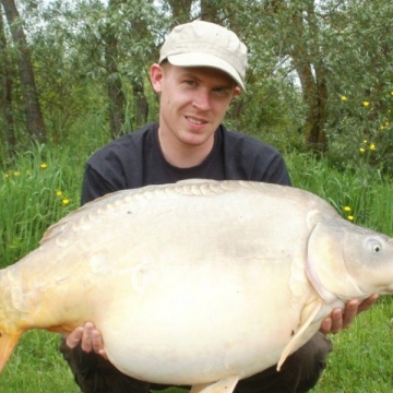 Carp (37lbs 8oz ) caught by Richard Matthews at  France.