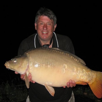 Carp (30lbs 7oz ) caught by Shane Richardson at  France.