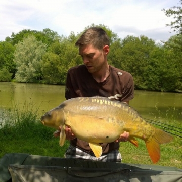 Carp (34lbs 0oz ) caught by Shaun Higgins at  France.