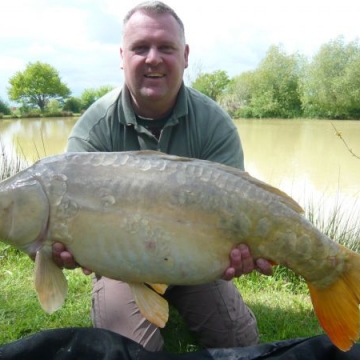 Carp (26lbs 7oz ) caught by Simon Watson at  France.