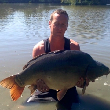 Carp (33lbs 9oz ) caught by Stephen Beaujeux at  France.