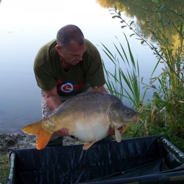 Carp (34lbs 0oz ) caught by Stephen Eastwood at  France.