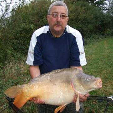 Carp (22lbs 0oz ) caught by Stuart King at  France.