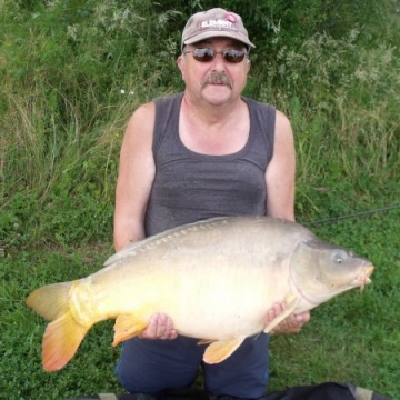 Carp (30lbs 5oz ) caught by Stuart King at  France.