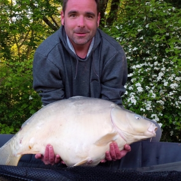 Carp (37lbs 5oz ) caught by Tim Churchill (PB) at  France.