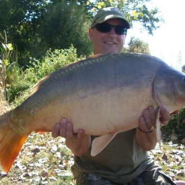 Carp (24lbs 0oz ) caught by Tom Connor at  France.