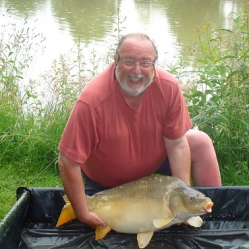 Carp (27lbs 0oz ) caught by Tony Whiting at  France.