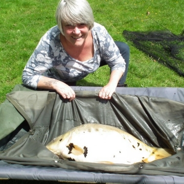 Carp (32lbs 8oz ) caught by Tracy Hayden (PB) at  France.