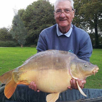 Carp (28lbs 8oz ) caught by Vic Priest at  France.