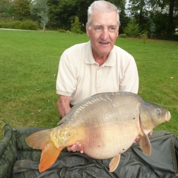 Carp (29lbs 1oz ) caught by Vic Priest  at  France.