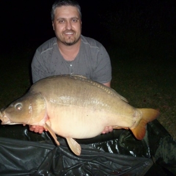 Carp (32lbs 8oz ) caught by Kevin Priest at  France.