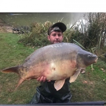 Carp (34lbs 0oz ) caught by Danny Ryder at  France.