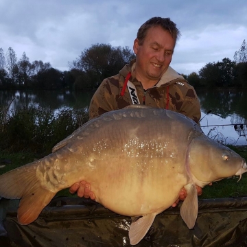 Carp (44lbs 2oz ) caught by Dave Callow at  France.
