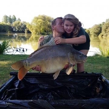 Carp (42lbs 4oz ) caught by Dave & Jessie Callow at  France.