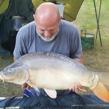 Carp (31lbs 0oz ) caught by Dean Clarke at  France.