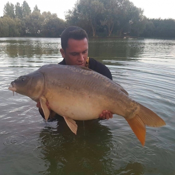 Carp (34lbs 0oz ) caught by James Anderson at  France.