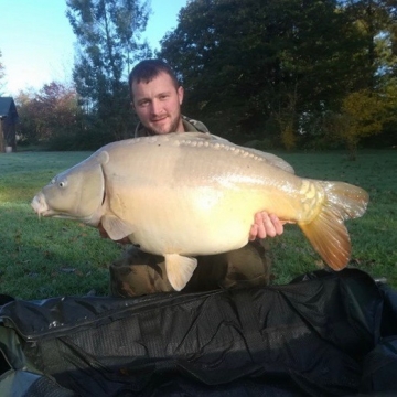 Carp (37lbs 0oz ) caught by Jamie at  France.