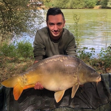Carp (30lbs 14oz ) caught by Lee at  France.