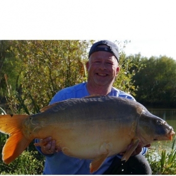 Carp (37lbs 0oz ) caught by Minne de Swart at  France.