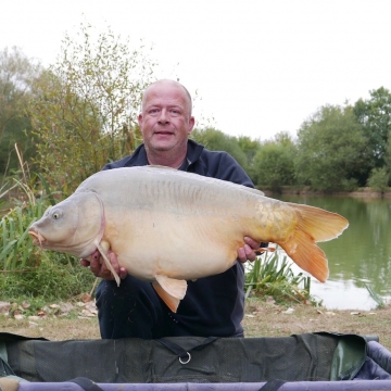 Carp (41lbs 0oz ) caught by Minne de Swart at  France.