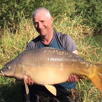 Carp (0lbs 0oz ) caught by Philip English at  France.