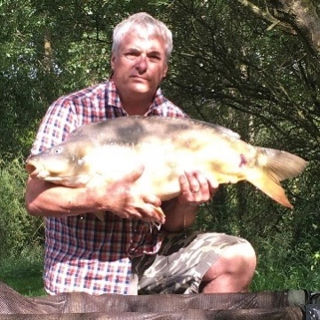 Carp (34lbs 0oz ) caught by Ray Green at  France.