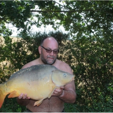 Carp (32lbs 0oz ) caught by Tony Seaton at  France.