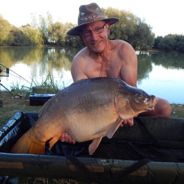 Carp (37lbs 0oz ) caught by Trevor Burgess at  France.