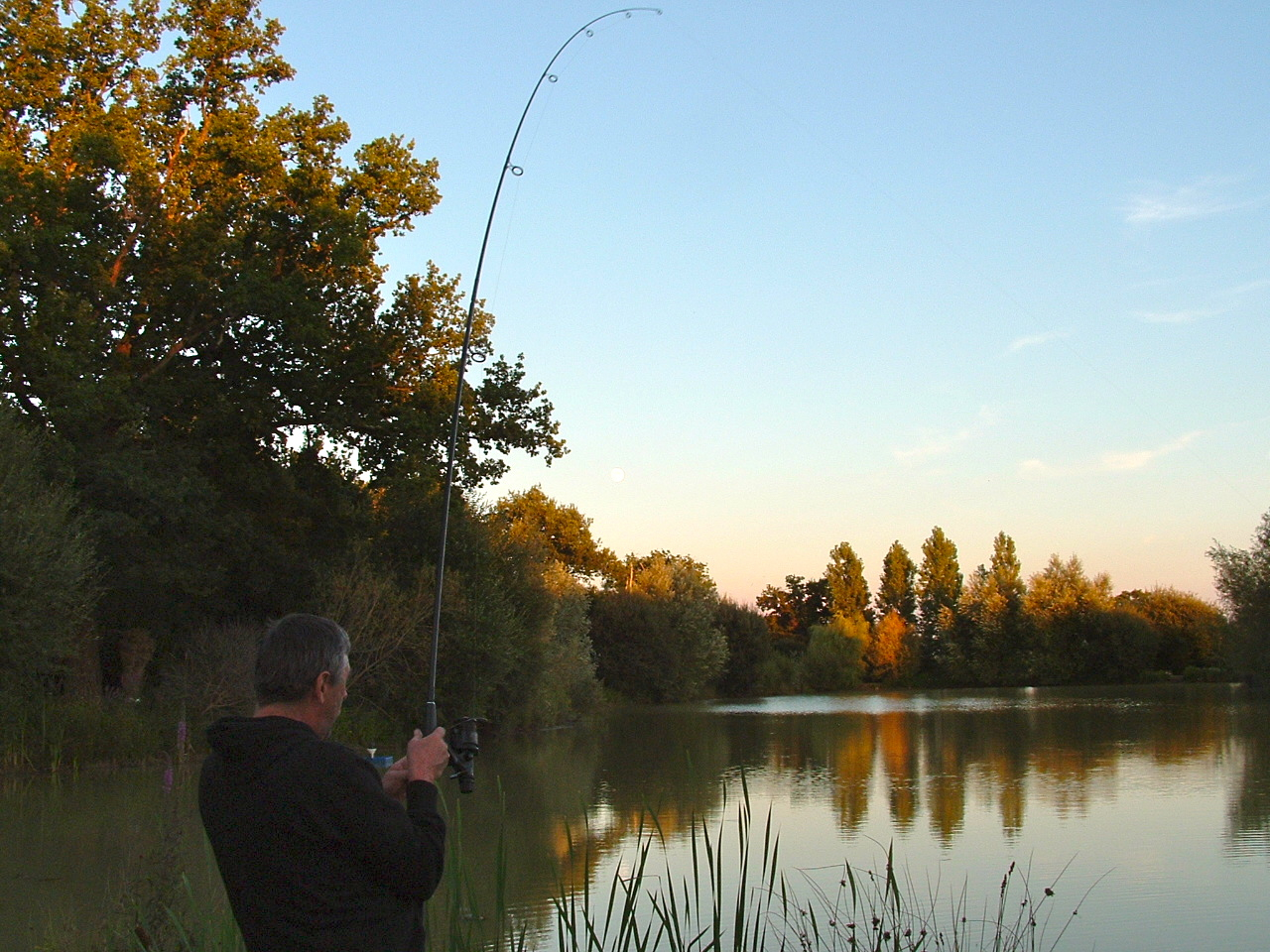 Carp fishing in France with accommodation at Oakview Lake. What a view!