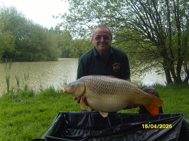 Pete with his 39lb 6oz common caught minutes earlier